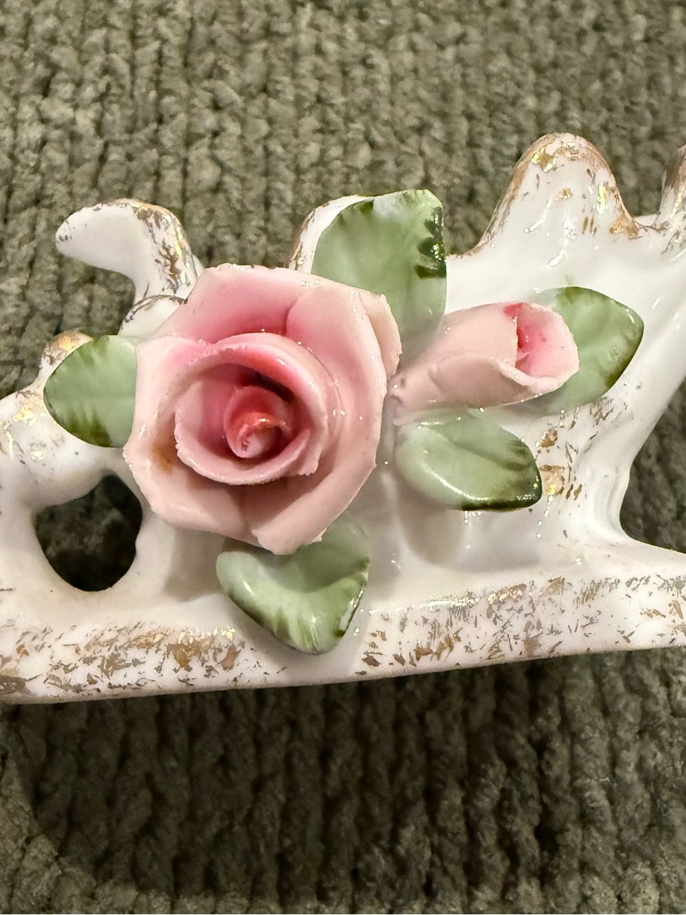 Vintage Lefton Porcelain White Leaf Miniature Sleigh Ashtray/Figurine